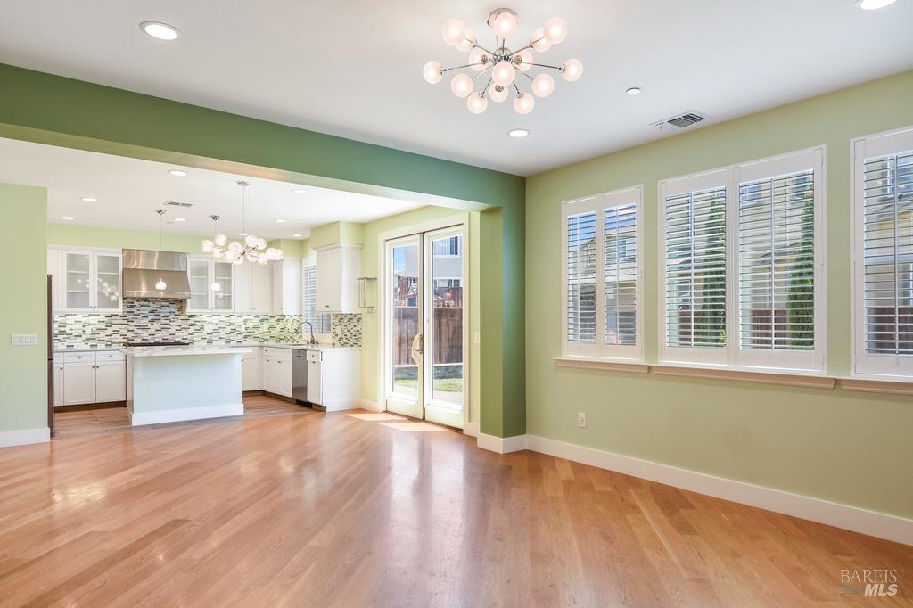 Detail Gallery Image 14 of 29 For 2580 Peterson Creek Dr, Santa Rosa,  CA 95403 - 4 Beds | 3 Baths
