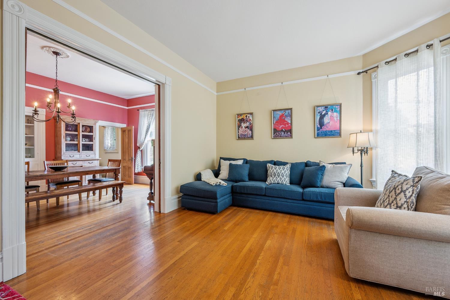 Detail Gallery Image 9 of 56 For 539 Benton St, Santa Rosa,  CA 95404 - 4 Beds | 2 Baths