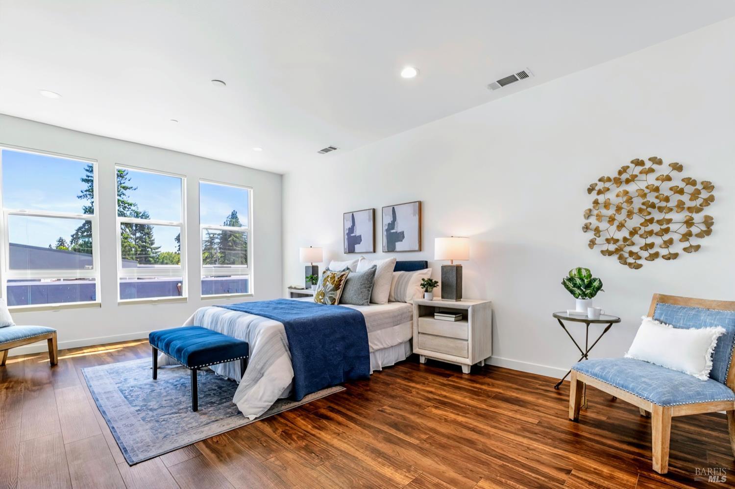 Detail Gallery Image 3 of 51 For 1655 2nd St #306,  Napa,  CA 94559 - 3 Beds | 3/1 Baths