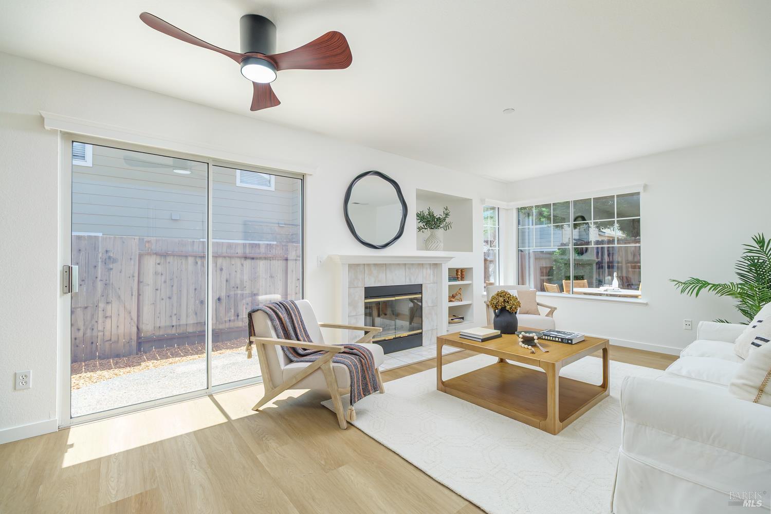 Detail Gallery Image 4 of 48 For 717 Weymouth St, Petaluma,  CA 94954 - 3 Beds | 2/1 Baths