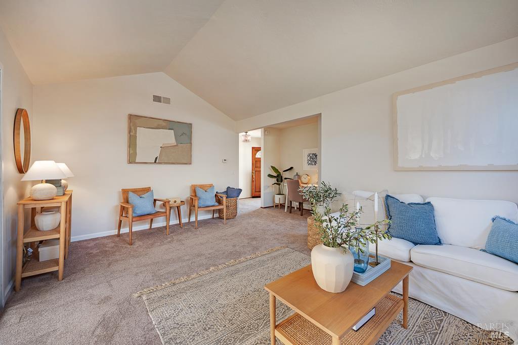 Detail Gallery Image 9 of 37 For 5012 Parkhurst Dr, Santa Rosa,  CA 95409 - 4 Beds | 2 Baths