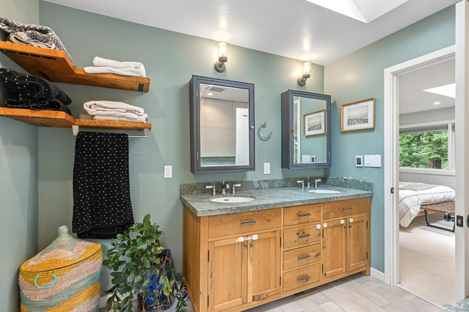 Detail Gallery Image 29 of 63 For 31 Glen Dr, Mill Valley,  CA 94941 - 4 Beds | 4 Baths