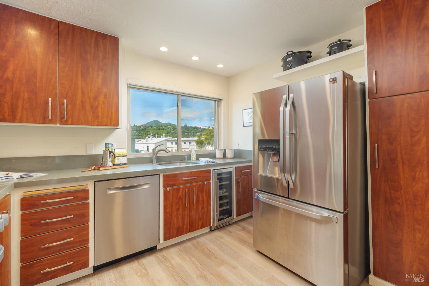 Detail Gallery Image 14 of 33 For 490 Canal St #19,  San Rafael,  CA 94901 - 2 Beds | 1/1 Baths