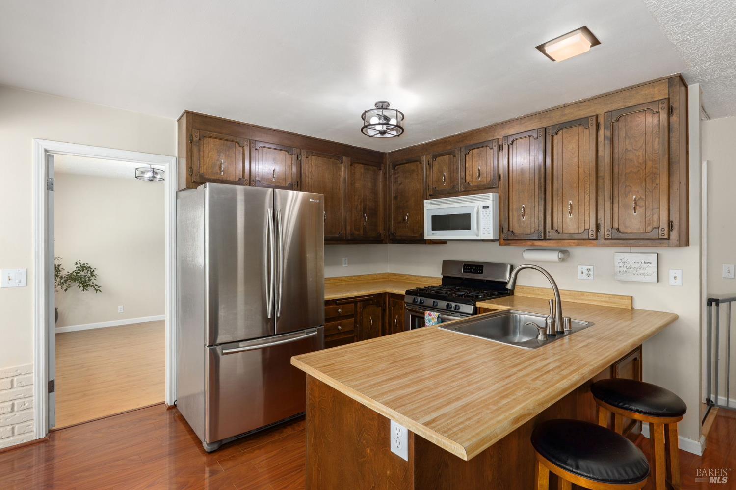 Detail Gallery Image 10 of 43 For 185 Salinas Dr, Vacaville,  CA 95688 - 3 Beds | 2 Baths