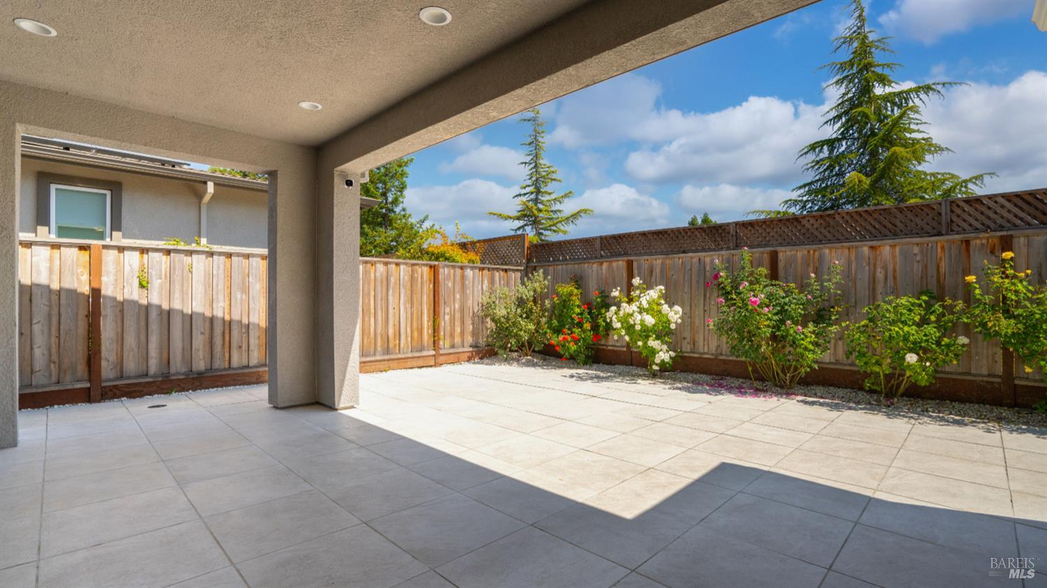 Detail Gallery Image 51 of 81 For 1421 Oak Cir, Rohnert Park,  CA 94928 - 4 Beds | 3/1 Baths