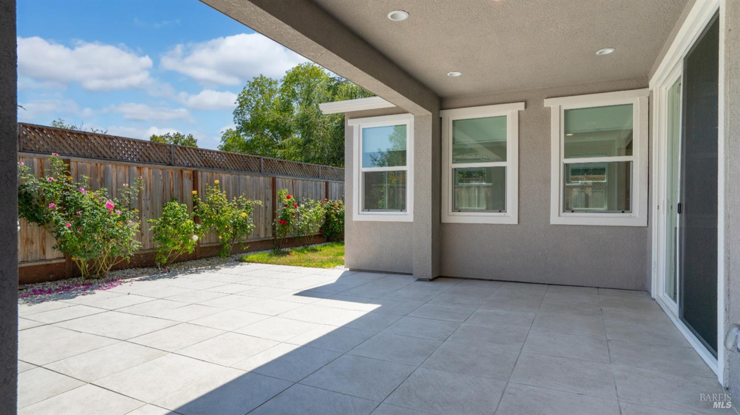 Detail Gallery Image 53 of 81 For 1421 Oak Cir, Rohnert Park,  CA 94928 - 4 Beds | 3/1 Baths