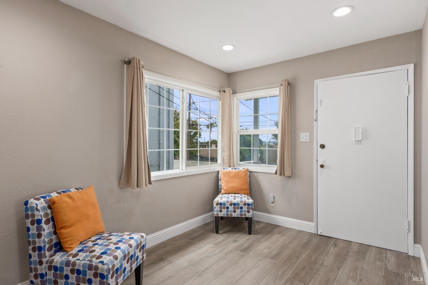 Detail Gallery Image 6 of 39 For 1438 Merced St, Richmond,  CA 94804 - 3 Beds | 2 Baths