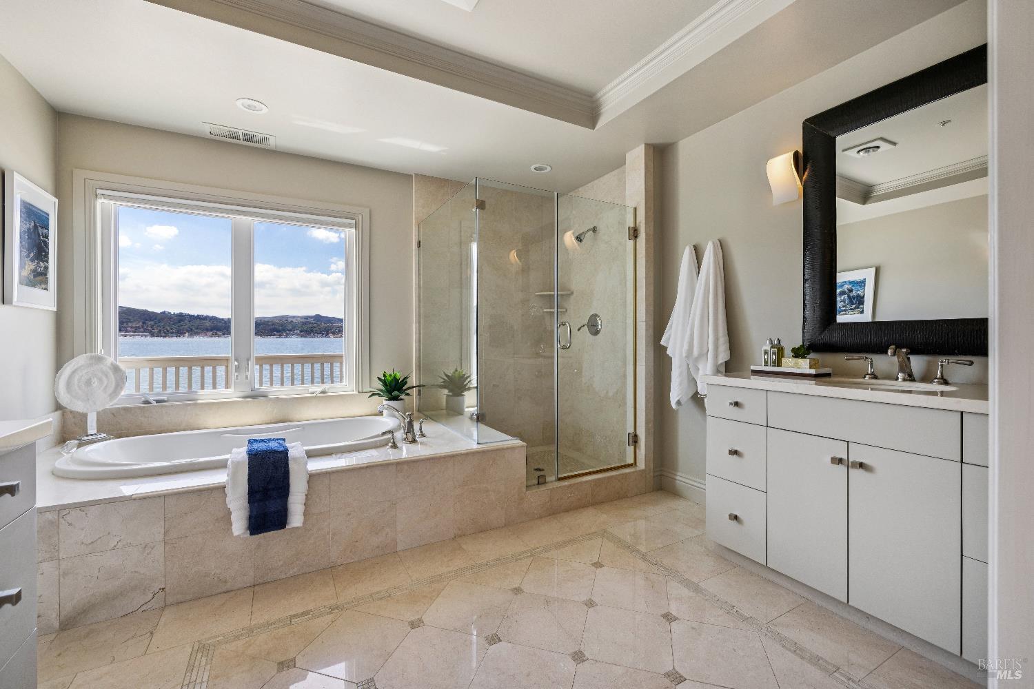 Detail Gallery Image 35 of 60 For 21 W Shore Rd, Belvedere Tiburon,  CA 94920 - 3 Beds | 3/1 Baths