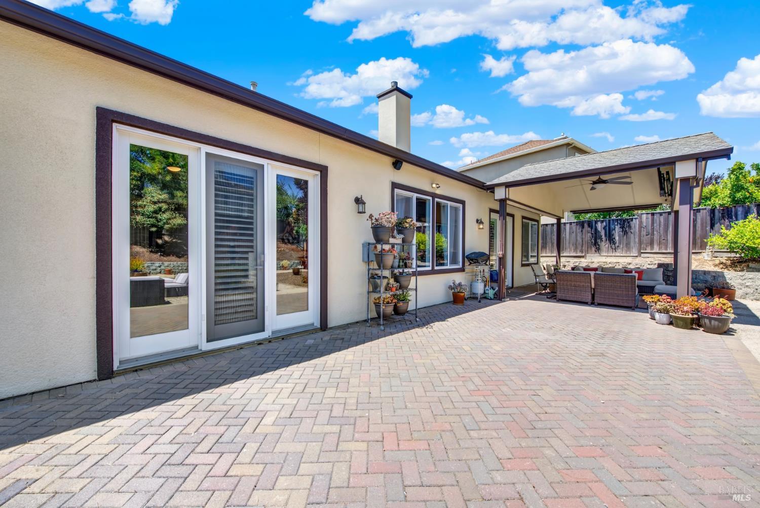 Detail Gallery Image 9 of 94 For 505 Arguello Dr, Benicia,  CA 94510 - 4 Beds | 3 Baths