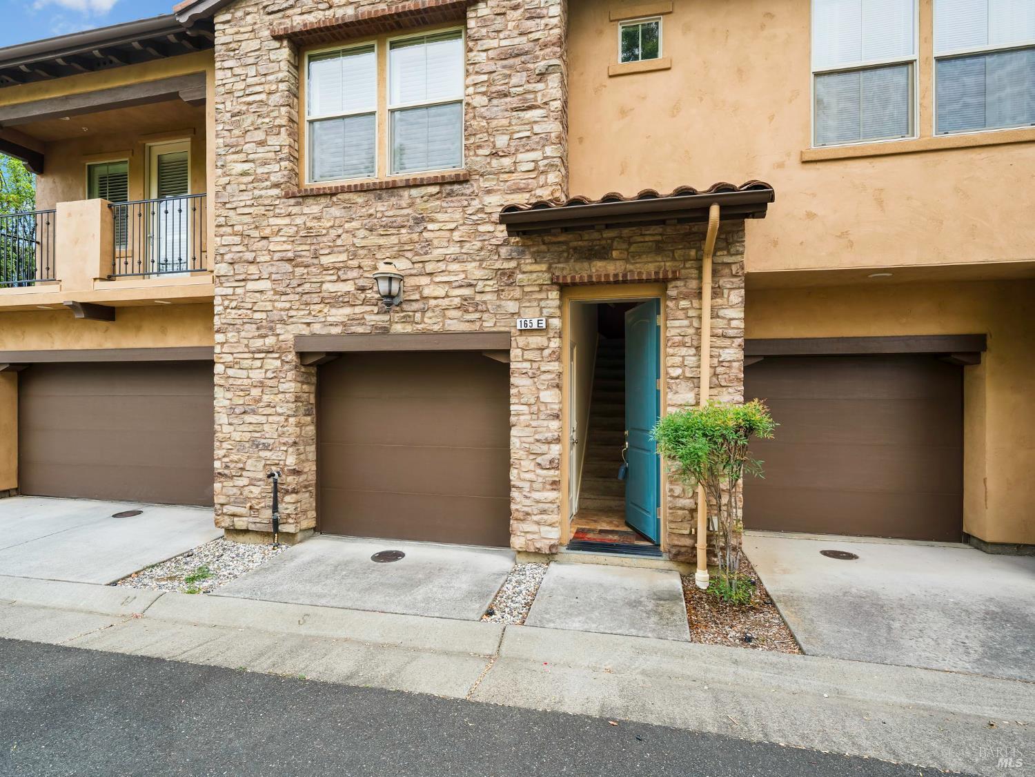Detail Gallery Image 22 of 28 For 165 Stonegate Cir #E,  Cloverdale,  CA 95425 - 2 Beds | 2 Baths