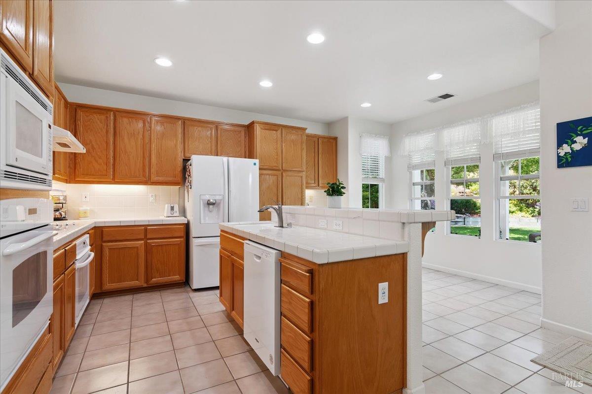 Detail Gallery Image 7 of 34 For 2855 Shelter Hill Dr, Fairfield,  CA 94534 - 4 Beds | 3/1 Baths