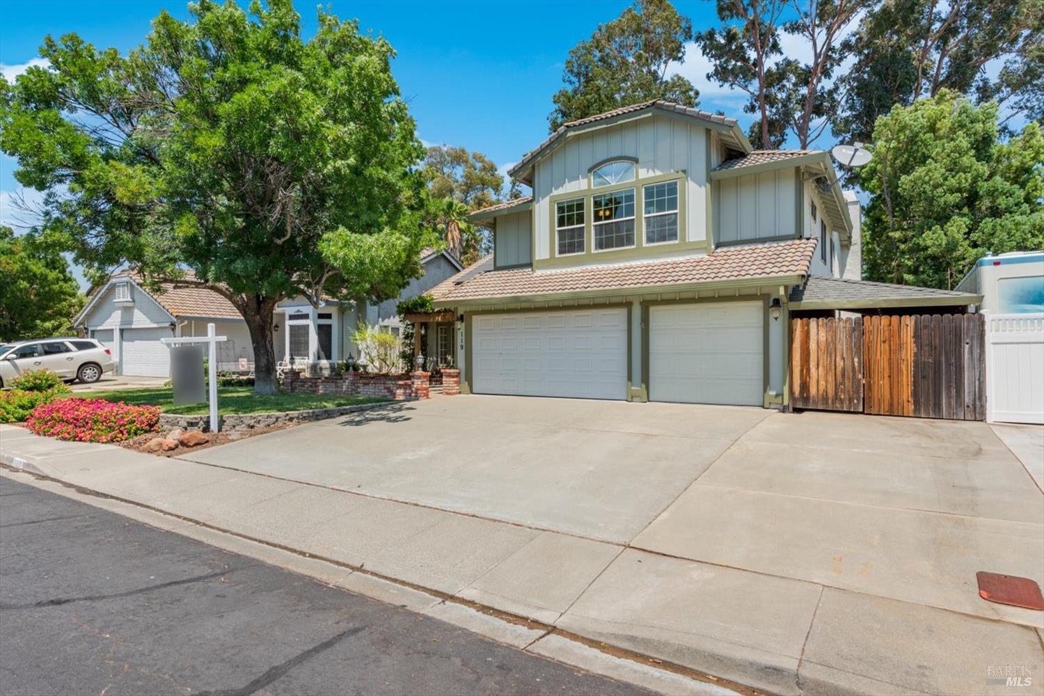 Detail Gallery Image 2 of 48 For 119 Lighthouse Way, Vacaville,  CA 95688 - 4 Beds | 3 Baths