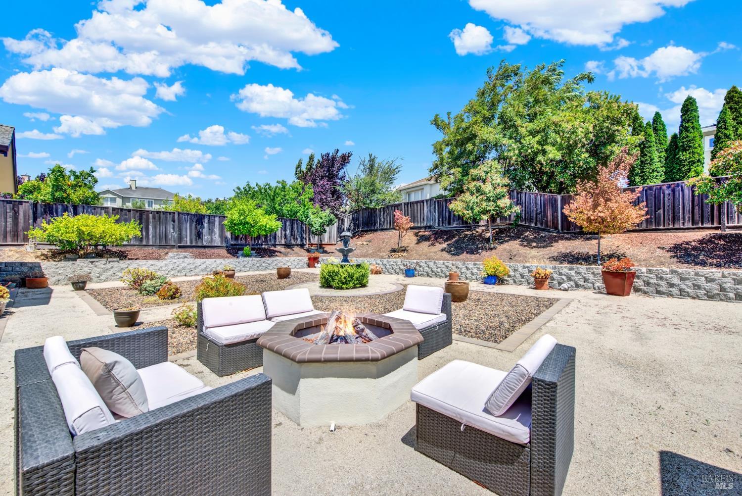 Detail Gallery Image 8 of 94 For 505 Arguello Dr, Benicia,  CA 94510 - 4 Beds | 3 Baths