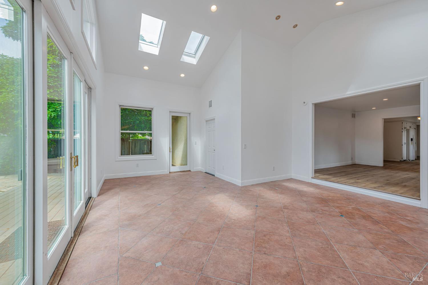 Detail Gallery Image 23 of 44 For 3 La Noche Ct, Novato,  CA 94945 - 4 Beds | 3 Baths