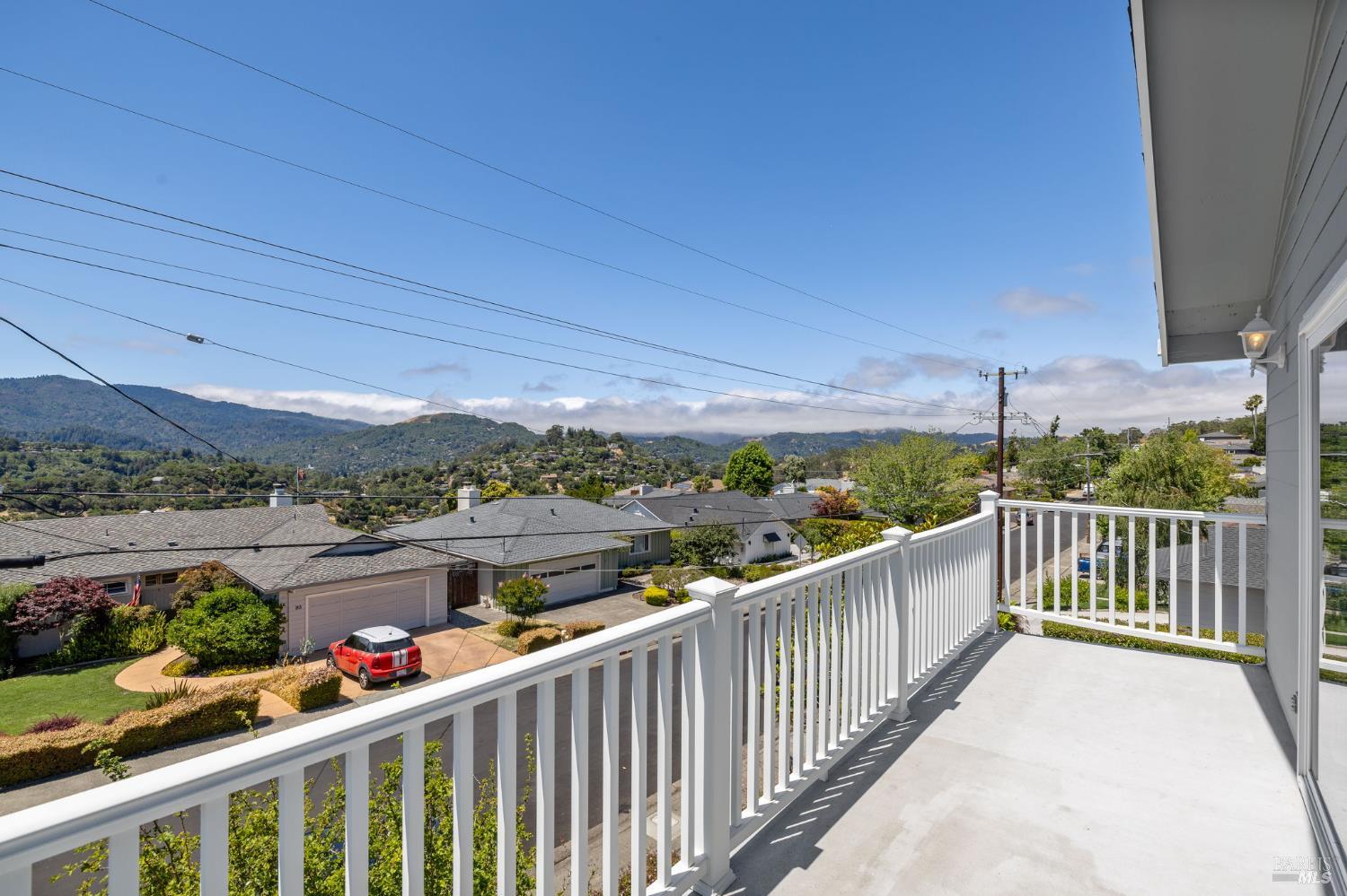 Detail Gallery Image 25 of 75 For 34 Crestwood Dr, San Rafael,  CA 94901 - 4 Beds | 3 Baths