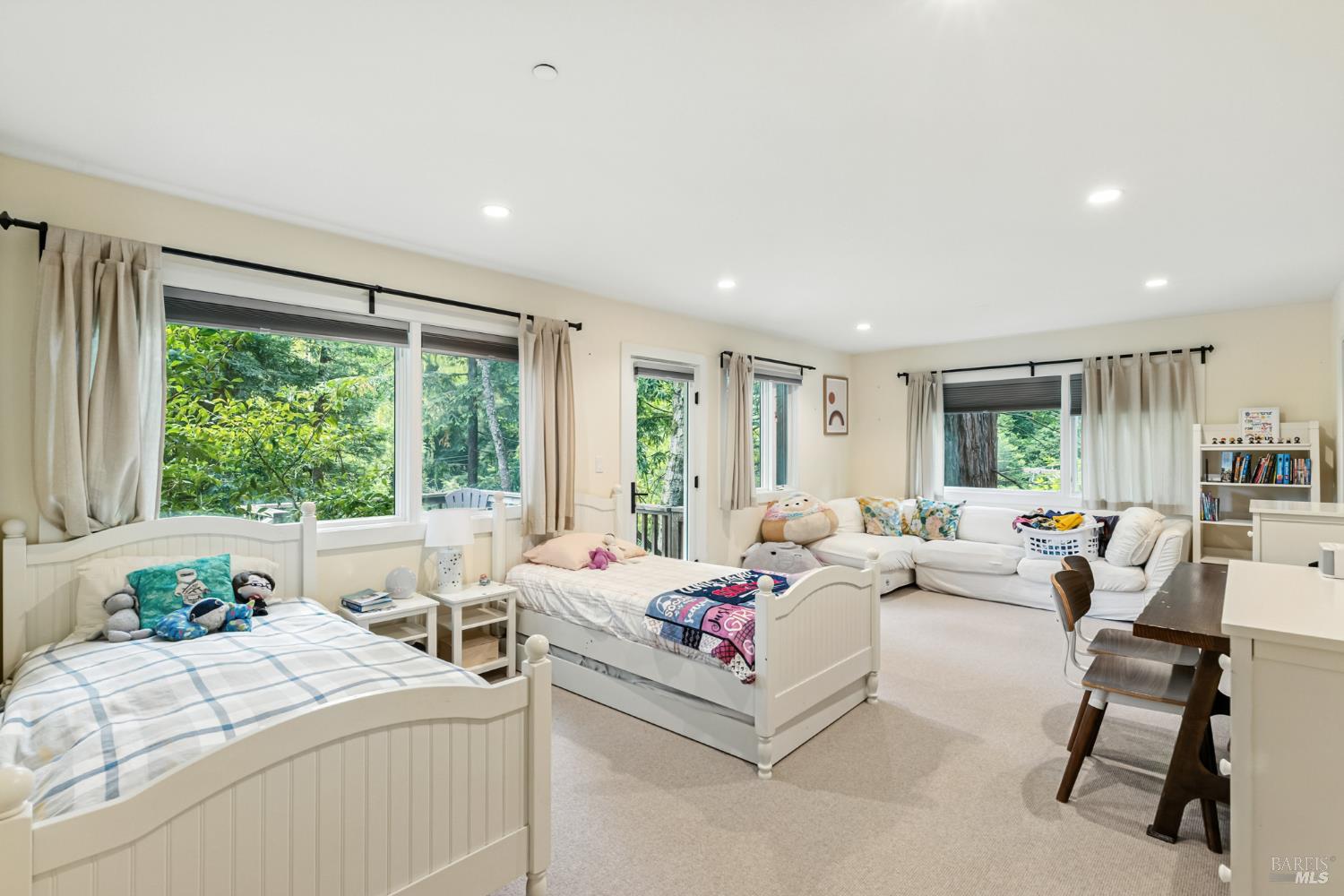Detail Gallery Image 48 of 63 For 31 Glen Dr, Mill Valley,  CA 94941 - 4 Beds | 4 Baths