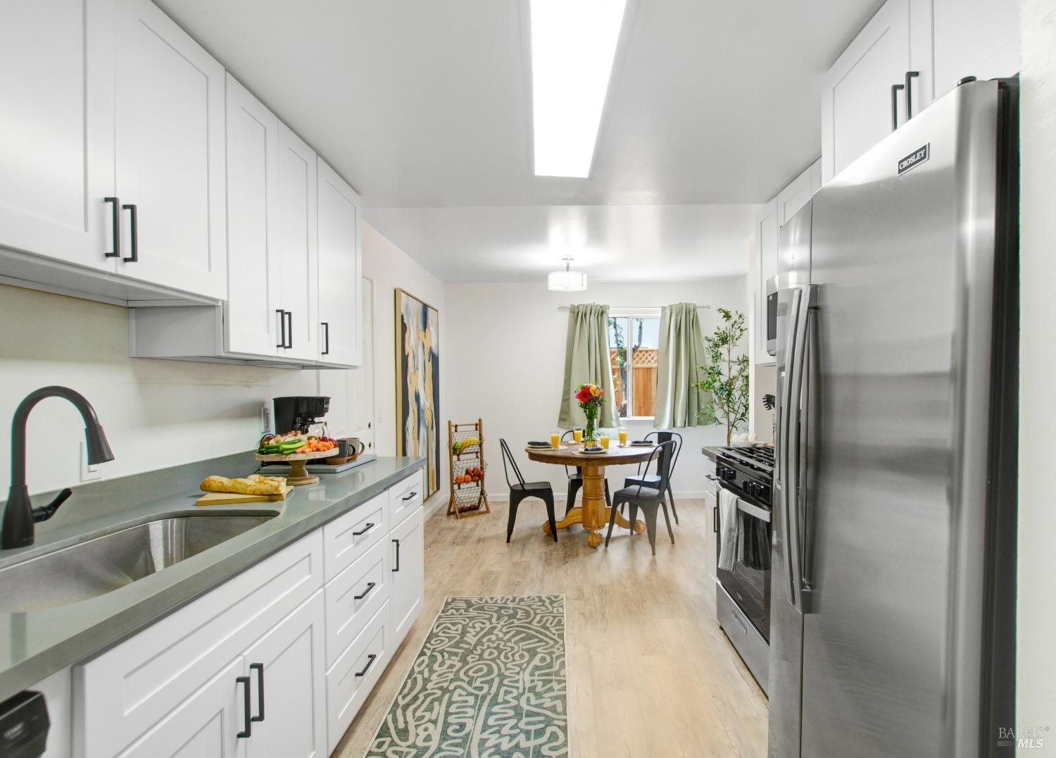 Detail Gallery Image 18 of 36 For 2721 Comanche St, Santa Rosa,  CA 95403 - 3 Beds | 2 Baths