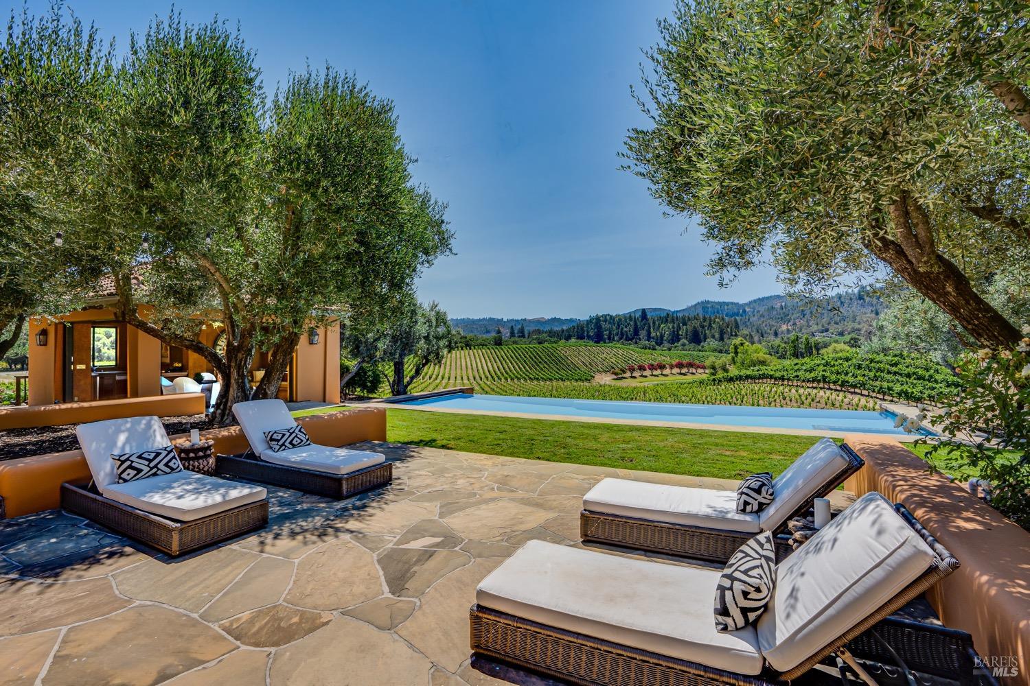 Detail Gallery Image 5 of 98 For 8320 Franz Valley Rd, Calistoga,  CA 94515 - 8 Beds | 8/2 Baths