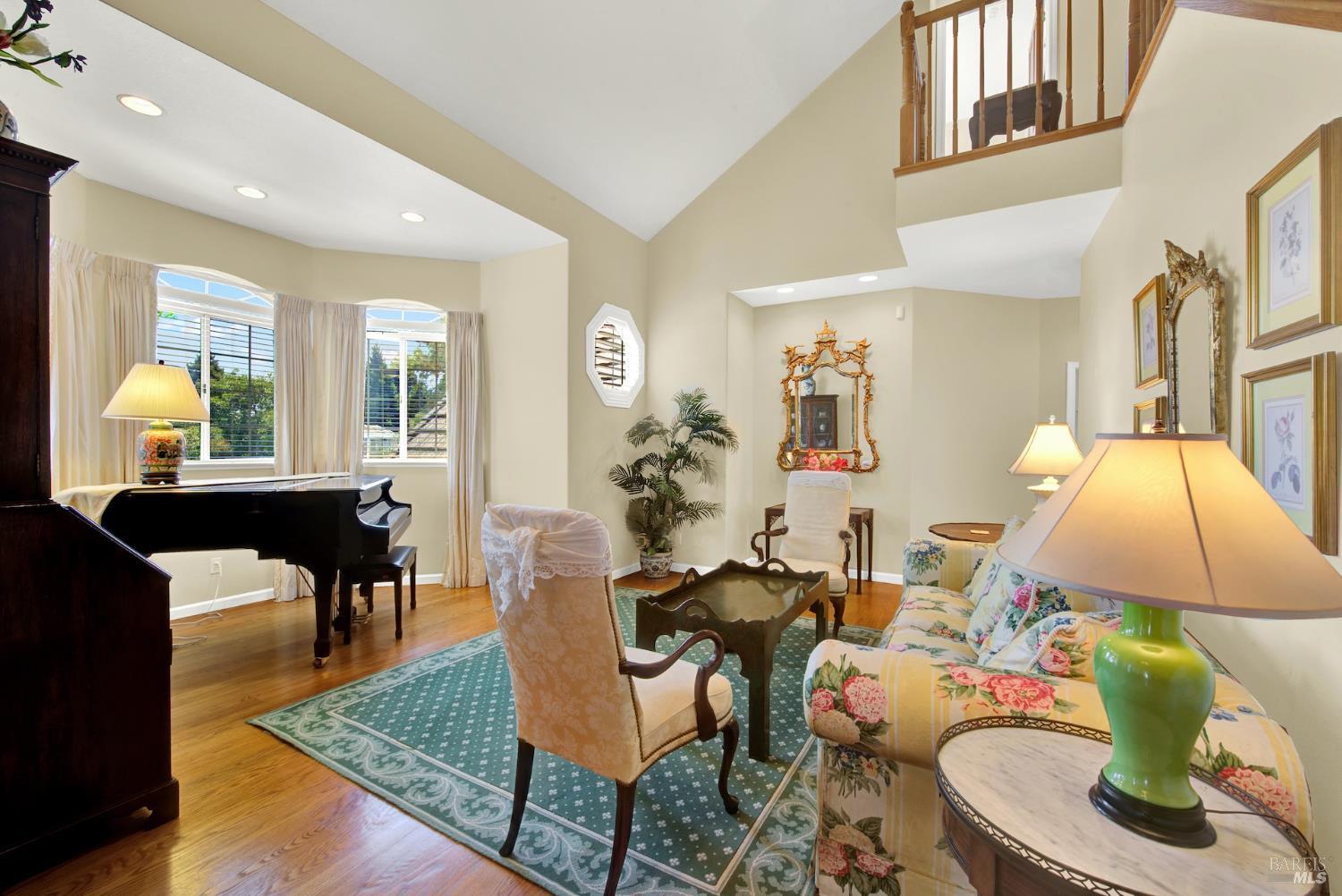 Detail Gallery Image 10 of 71 For 3560 Crownridge Ct, Fairfield,  CA 94534 - 5 Beds | 4 Baths