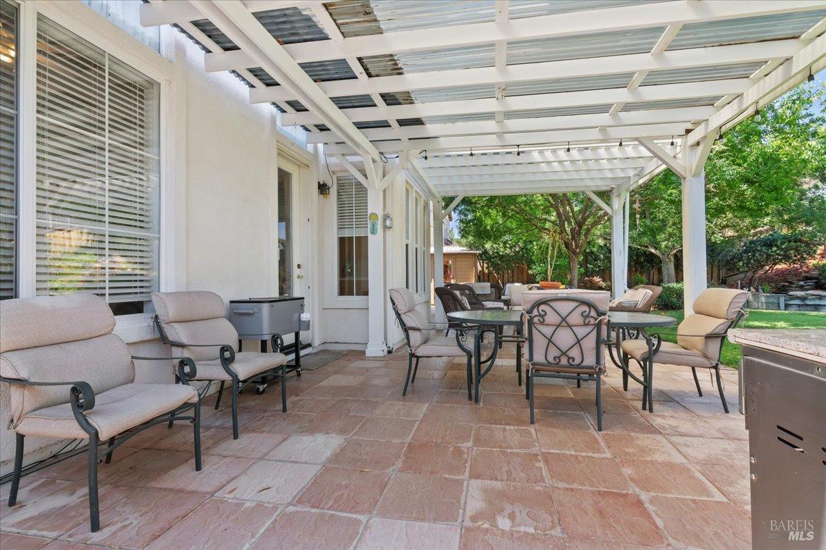 Detail Gallery Image 29 of 34 For 2855 Shelter Hill Dr, Fairfield,  CA 94534 - 4 Beds | 3/1 Baths
