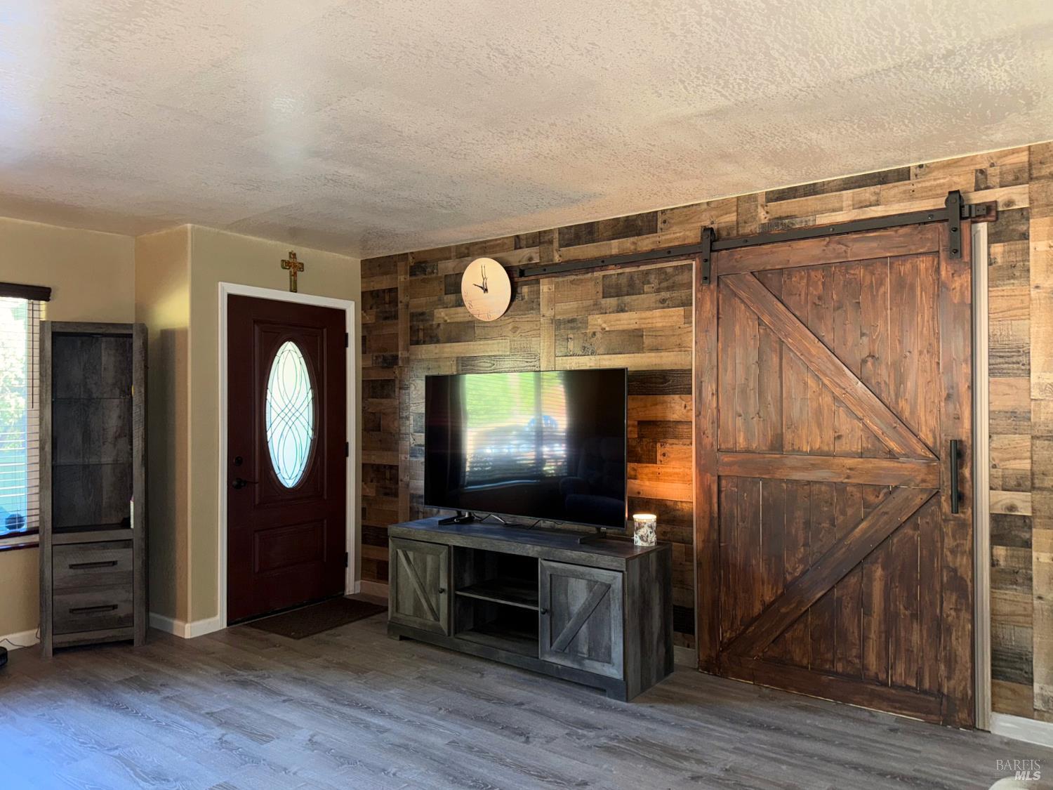 Detail Gallery Image 3 of 21 For 1629 Lilac Cir, Willits,  CA 95490 - 3 Beds | 2 Baths