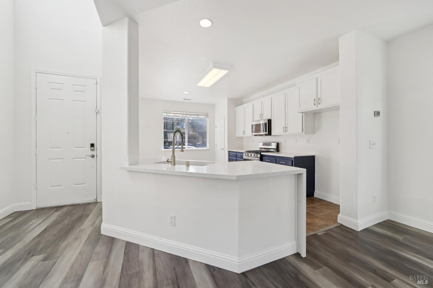 Detail Gallery Image 7 of 33 For 1888 Leaning Oak Dr, Fairfield,  CA 94534 - 3 Beds | 2/1 Baths