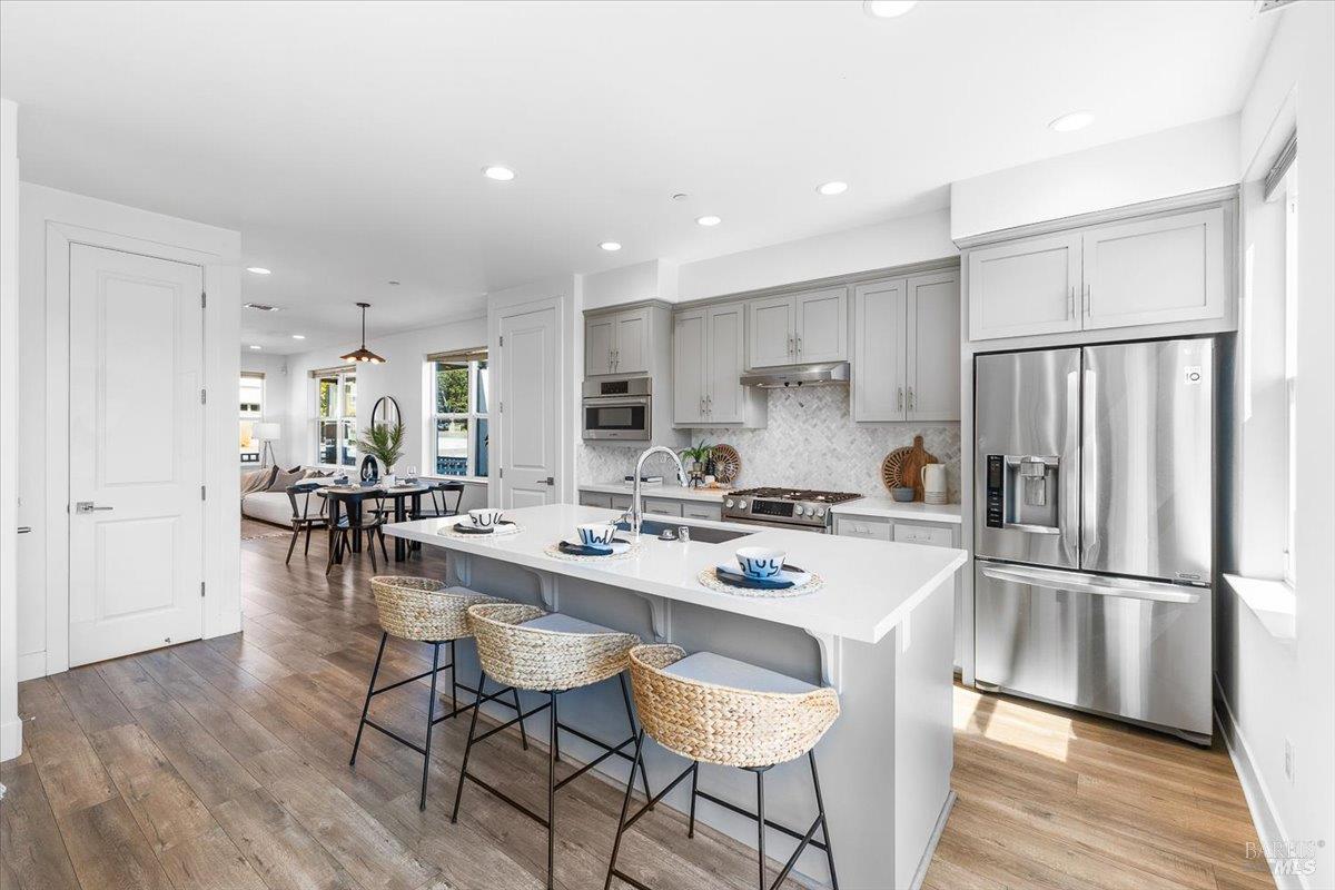 Detail Gallery Image 3 of 35 For 901 Prospect Ave, Santa Rosa,  CA 95409 - 4 Beds | 2/1 Baths