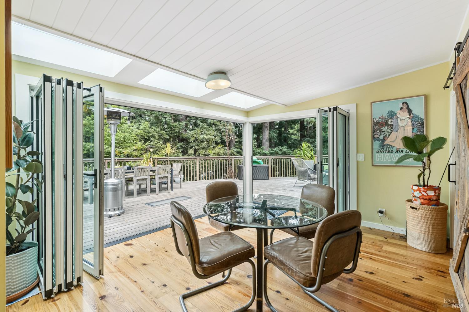 Detail Gallery Image 21 of 63 For 31 Glen Dr, Mill Valley,  CA 94941 - 4 Beds | 4 Baths