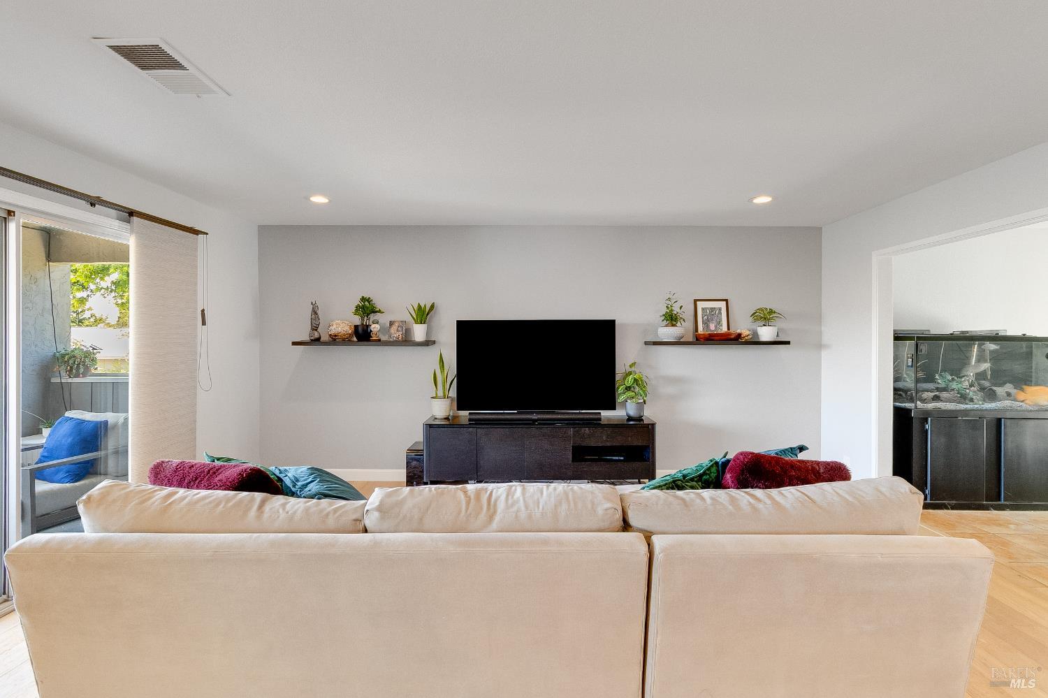 Detail Gallery Image 17 of 54 For 1229 Monte Vista Ct, Benicia,  CA 94510 - 4 Beds | 3 Baths