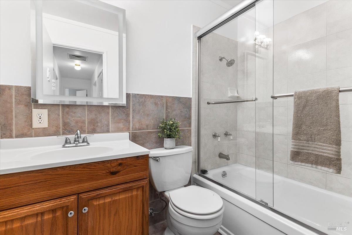 Detail Gallery Image 23 of 37 For 1146 Evans Dr, Santa Rosa,  CA 95405 - 4 Beds | 2 Baths