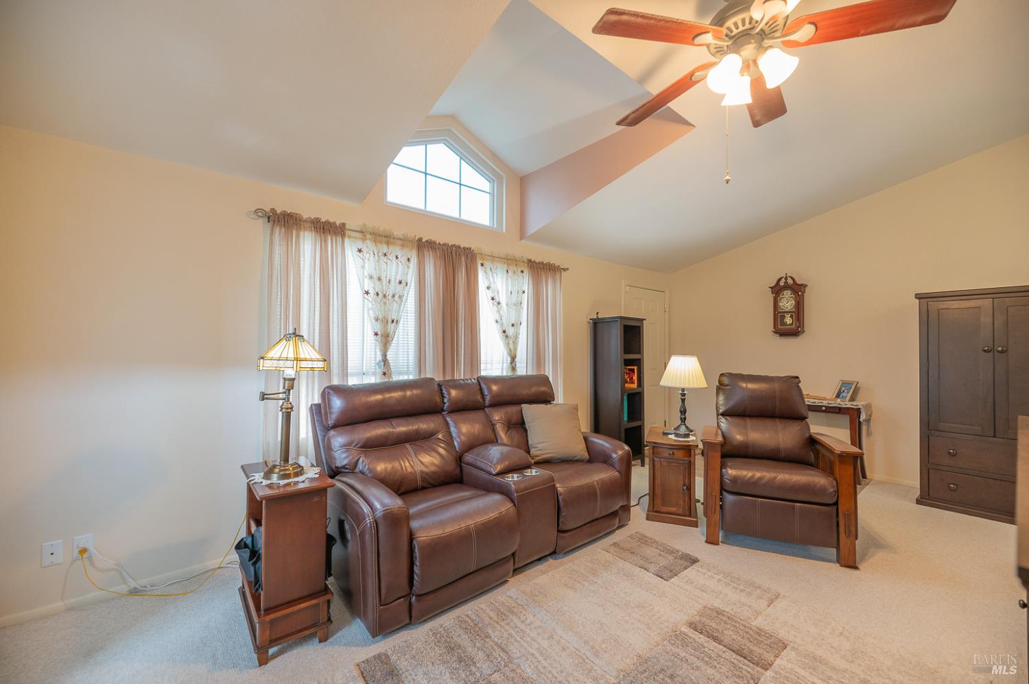 Detail Gallery Image 8 of 22 For 175 Walnut Cir, Rohnert Park,  CA 94928 - 2 Beds | 2 Baths