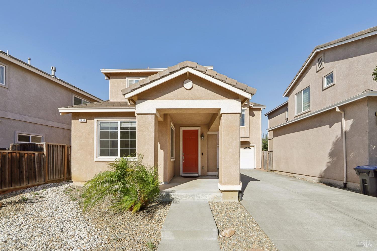 Detail Gallery Image 1 of 33 For 1888 Leaning Oak Dr, Fairfield,  CA 94534 - 3 Beds | 2/1 Baths