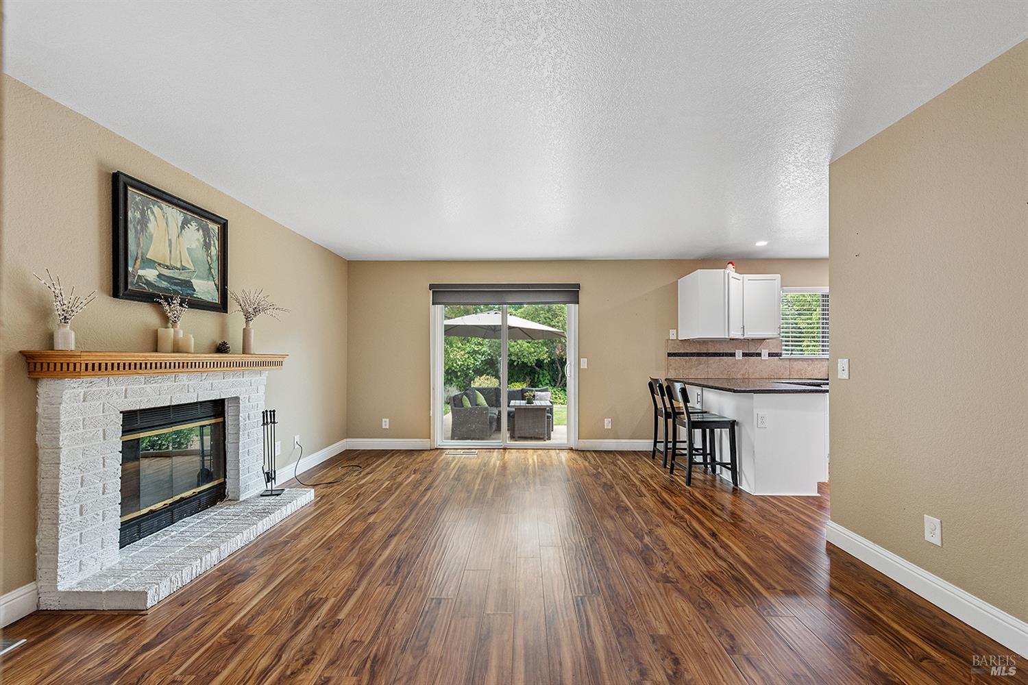 Detail Gallery Image 17 of 40 For 1180 Wieling Way, Petaluma,  CA 94954 - 3 Beds | 2/1 Baths