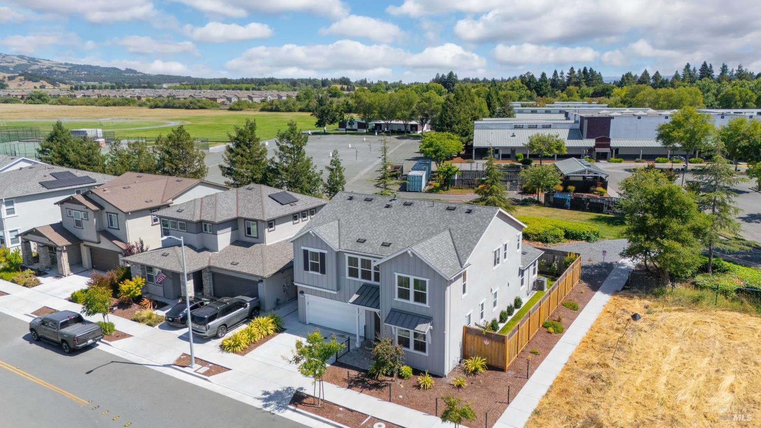 Detail Gallery Image 75 of 81 For 1421 Oak Cir, Rohnert Park,  CA 94928 - 4 Beds | 3/1 Baths