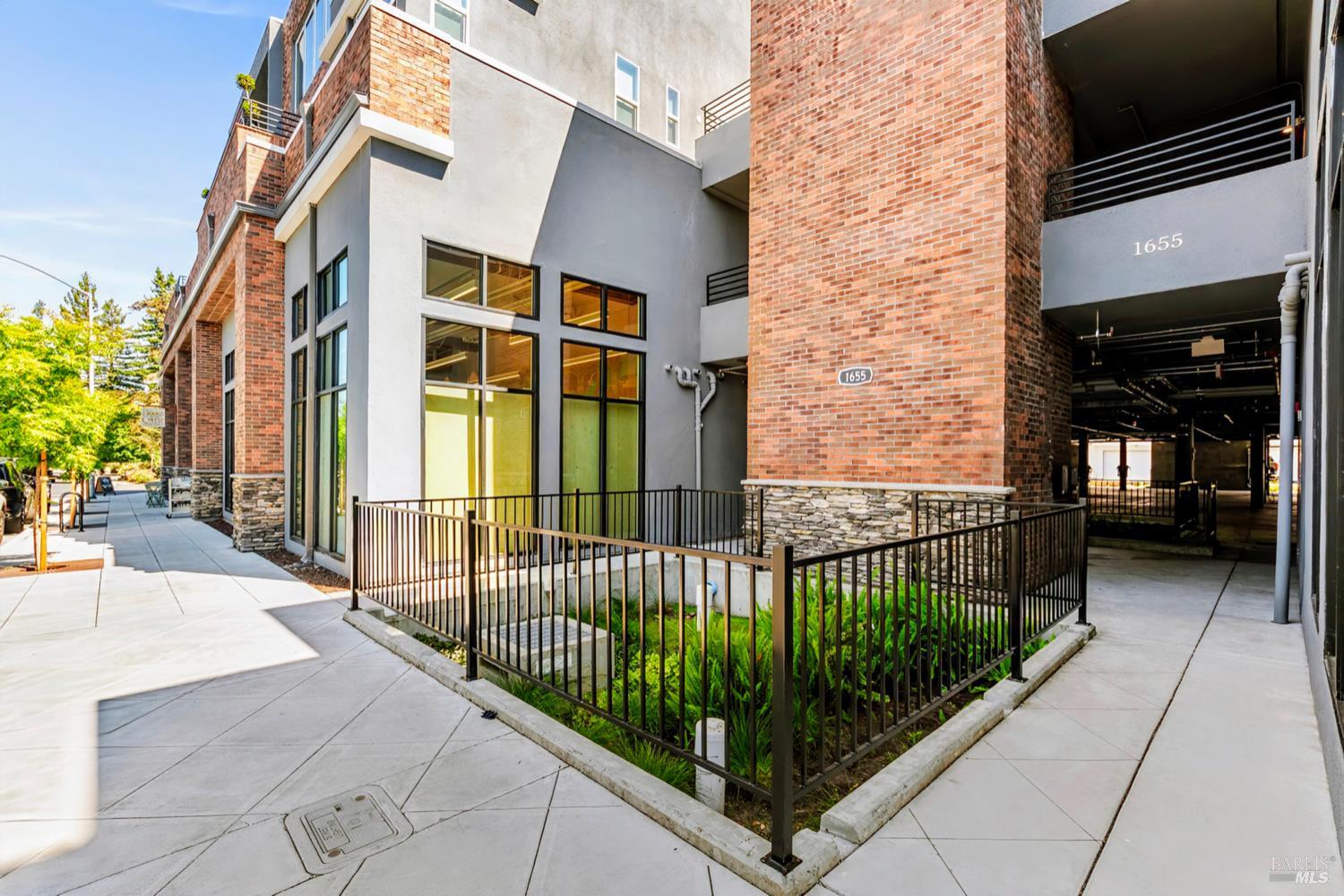 Detail Gallery Image 43 of 51 For 1655 2nd St #306,  Napa,  CA 94559 - 3 Beds | 3/1 Baths
