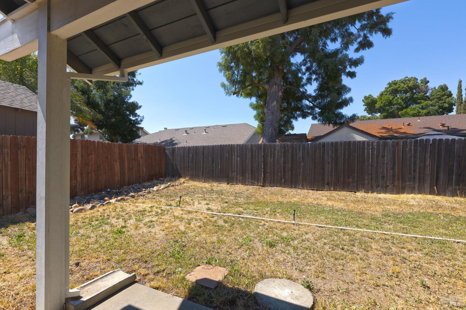 Detail Gallery Image 25 of 28 For 406 April Ct, Vacaville,  CA 95687 - 3 Beds | 2 Baths