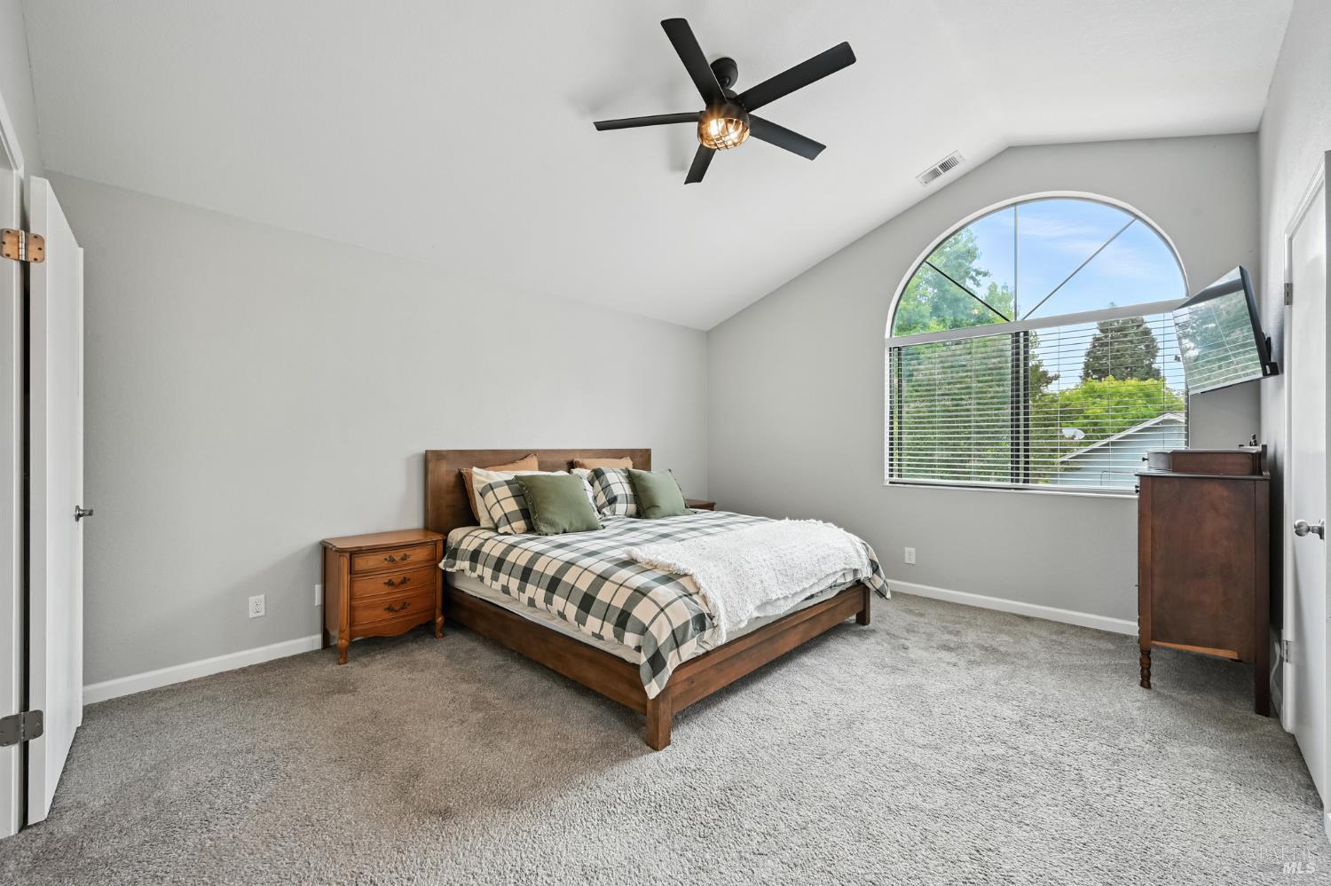 Detail Gallery Image 30 of 54 For 519 Mallory Ave, Windsor,  CA 95492 - 4 Beds | 2/1 Baths