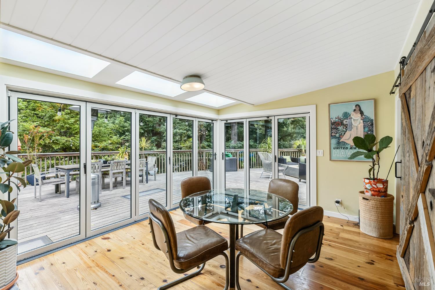 Detail Gallery Image 14 of 63 For 31 Glen Dr, Mill Valley,  CA 94941 - 4 Beds | 4 Baths