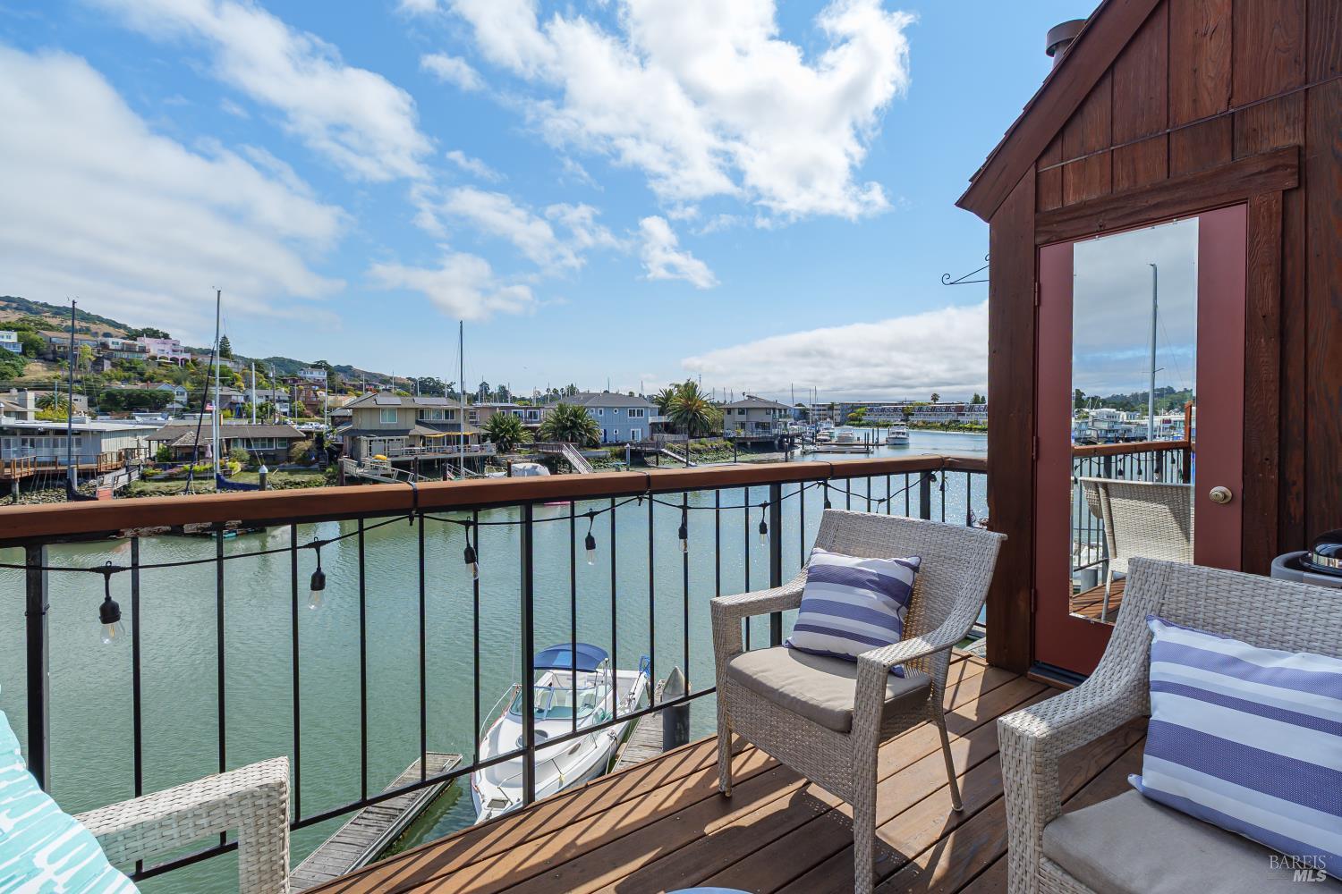 Detail Gallery Image 1 of 33 For 490 Canal St #19,  San Rafael,  CA 94901 - 2 Beds | 1/1 Baths