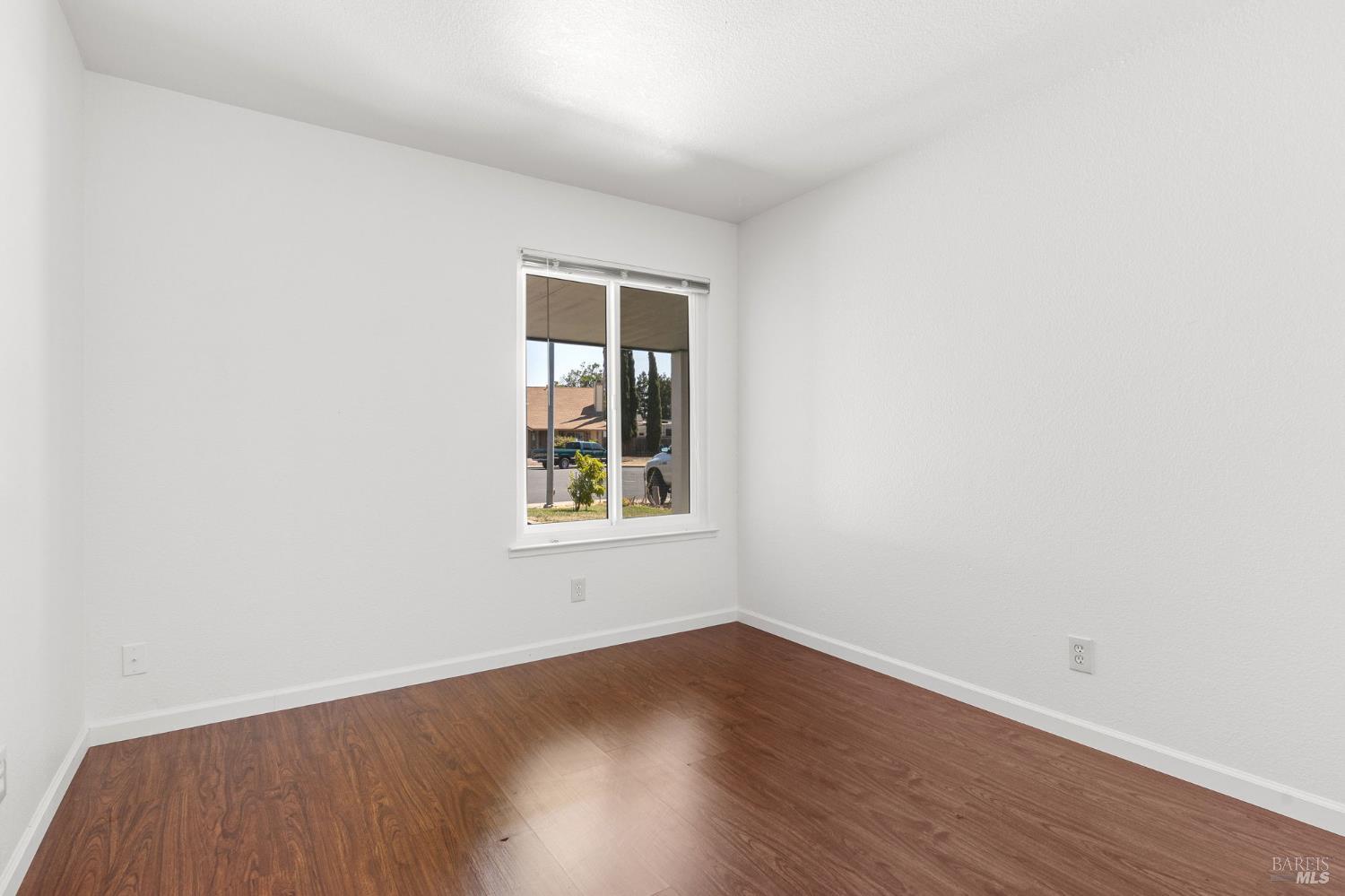 Detail Gallery Image 24 of 28 For 406 April Ct, Vacaville,  CA 95687 - 3 Beds | 2 Baths