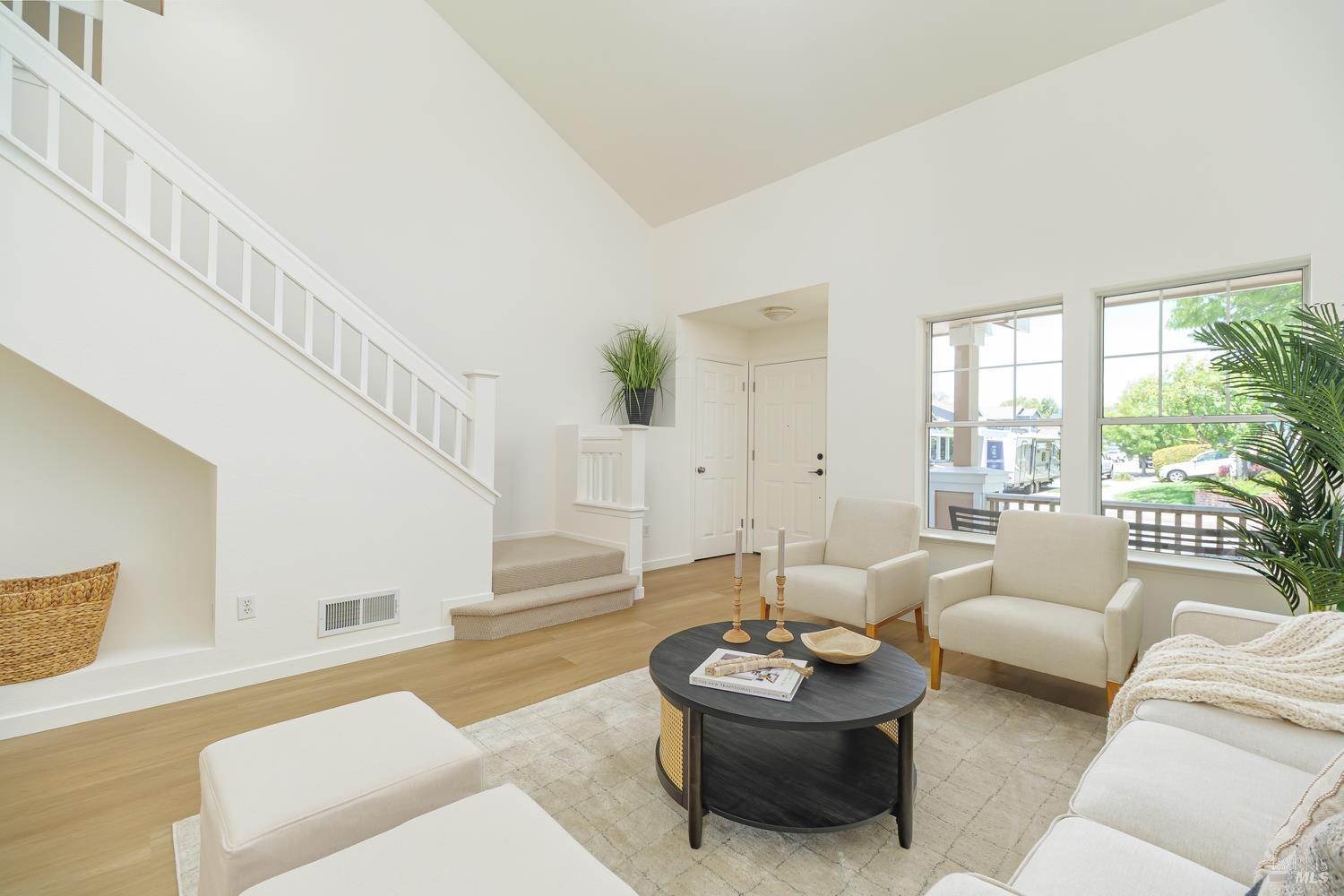 Detail Gallery Image 12 of 48 For 717 Weymouth St, Petaluma,  CA 94954 - 3 Beds | 2/1 Baths