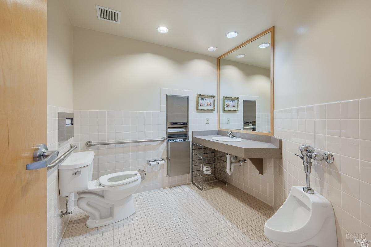 Detail Gallery Image 31 of 37 For 599 Bridgeway Unkn, Sausalito,  CA 94965 - – Beds | – Baths