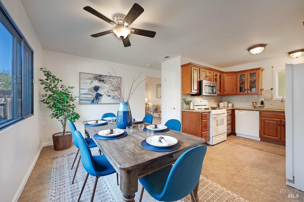 Detail Gallery Image 15 of 37 For 5012 Parkhurst Dr, Santa Rosa,  CA 95409 - 4 Beds | 2 Baths