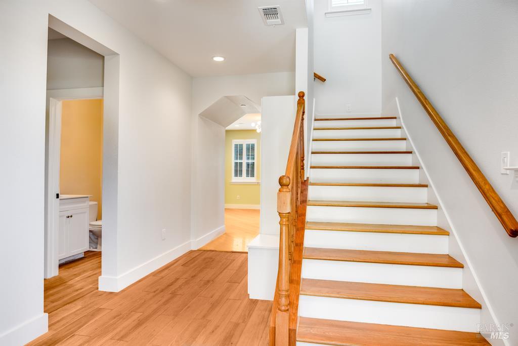 Detail Gallery Image 6 of 29 For 2580 Peterson Creek Dr, Santa Rosa,  CA 95403 - 4 Beds | 3 Baths