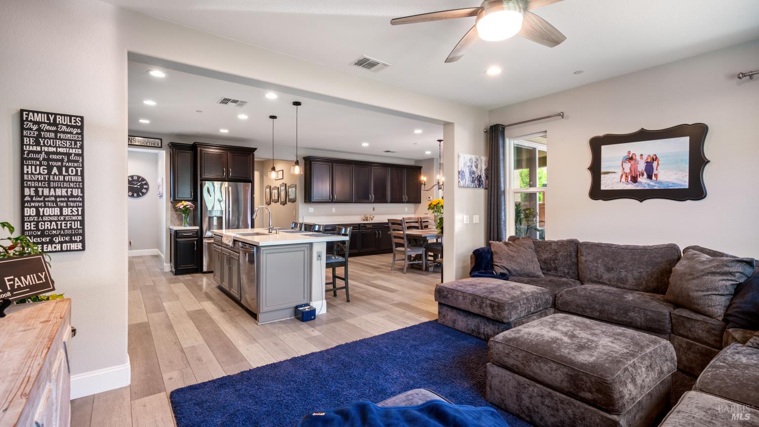 Detail Gallery Image 19 of 51 For 1504 Keats Pl, Rohnert Park,  CA 94928 - 4 Beds | 3 Baths