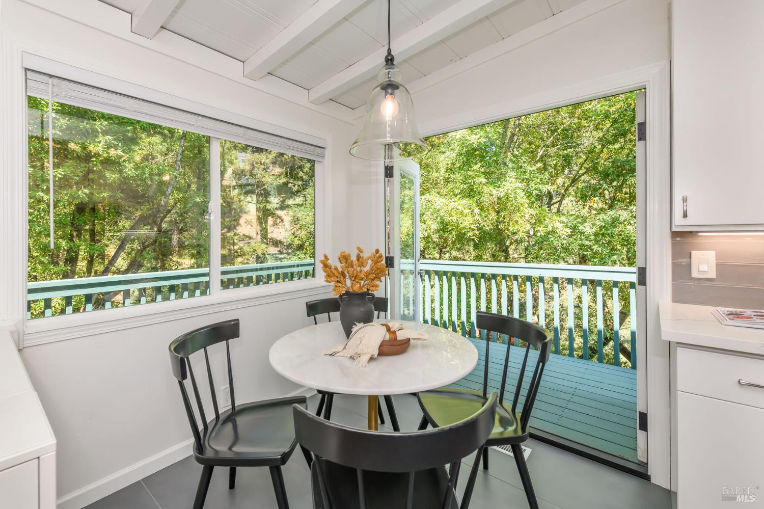 Detail Gallery Image 3 of 32 For 31 Glen Ave, San Rafael,  CA 94901 - 3 Beds | 2 Baths