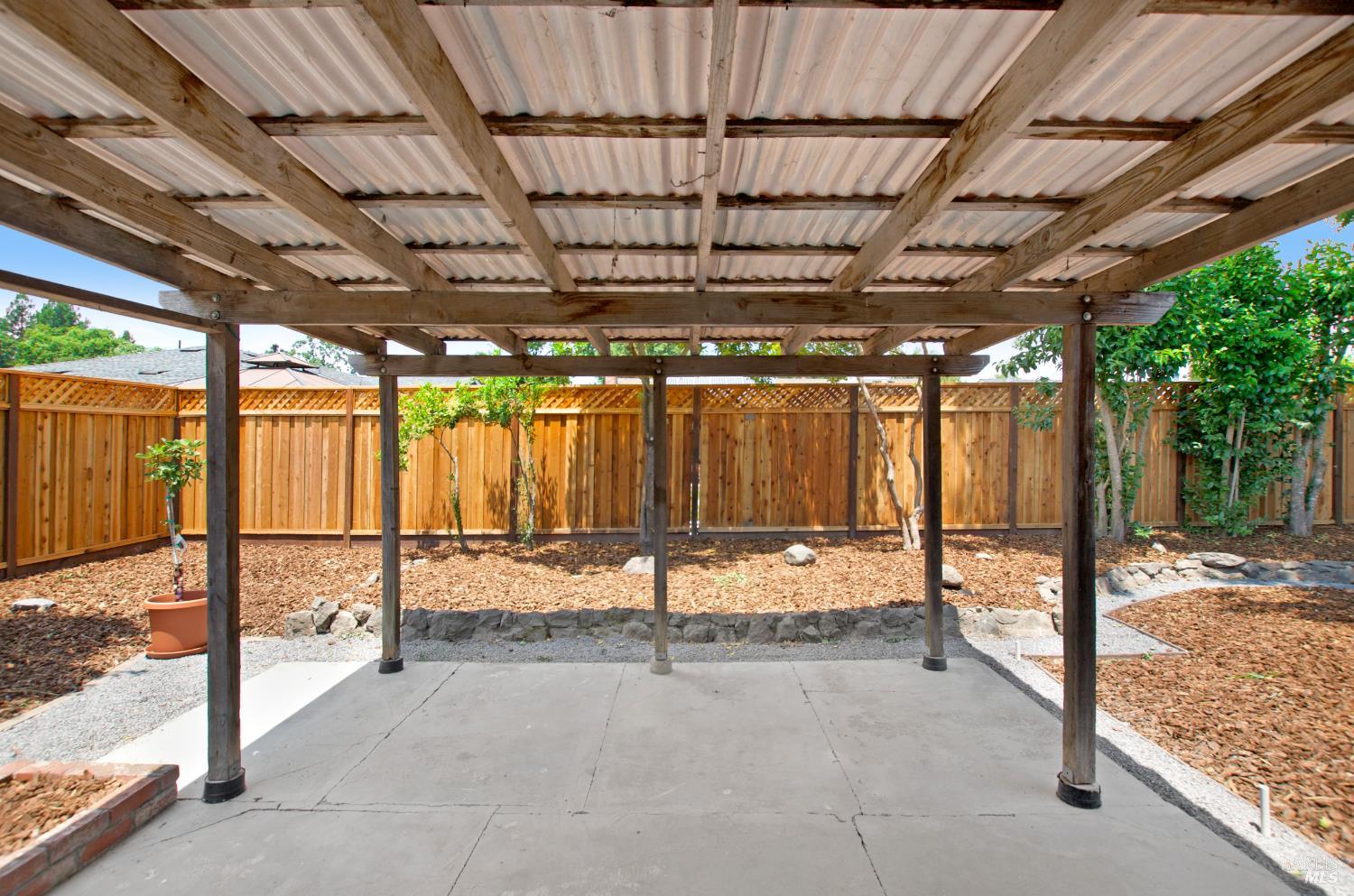Detail Gallery Image 33 of 36 For 2721 Comanche St, Santa Rosa,  CA 95403 - 3 Beds | 2 Baths