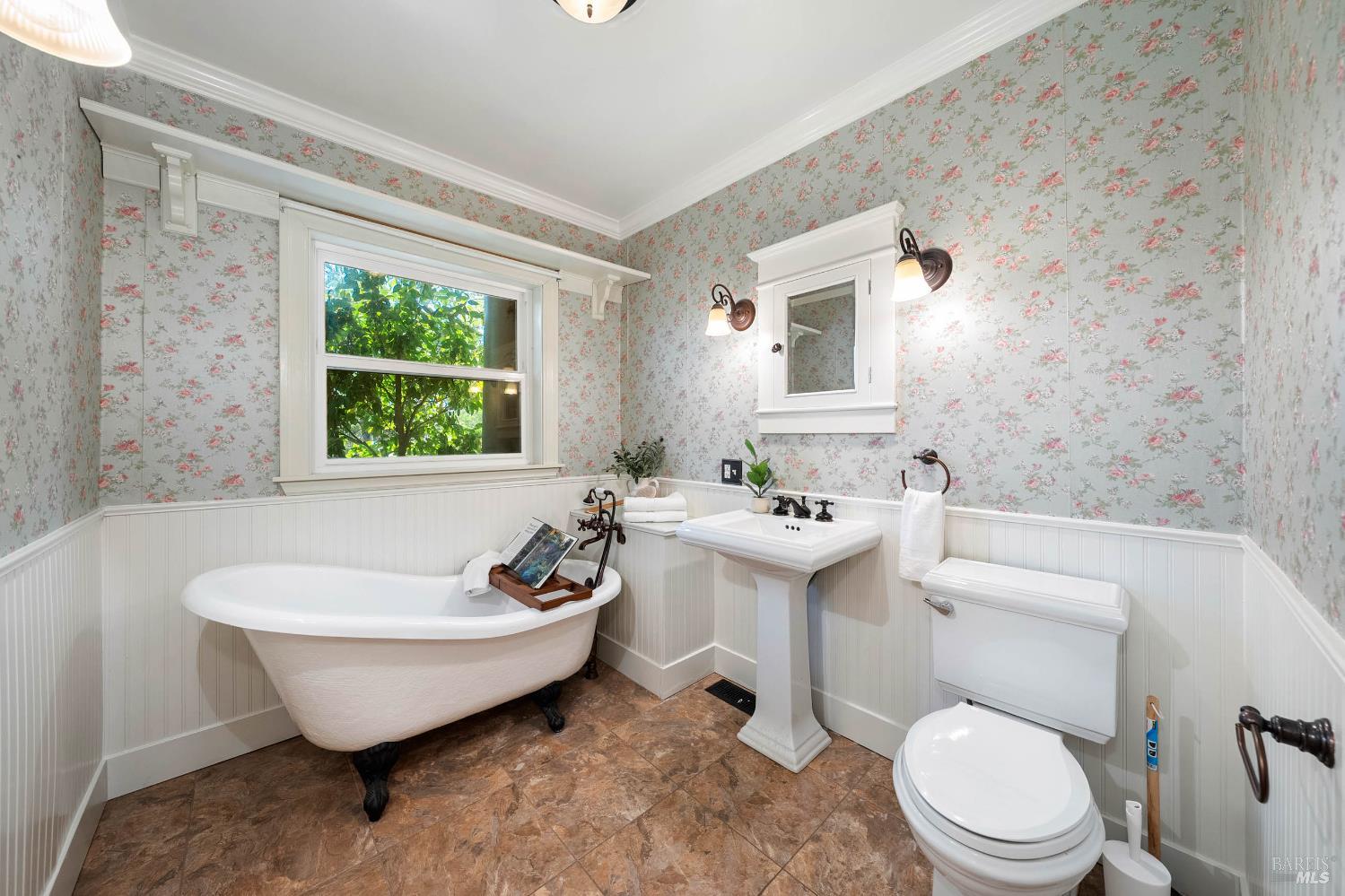 Detail Gallery Image 3 of 69 For 790 Manzanita St, Lakeport,  CA 95453 - 3 Beds | 2 Baths