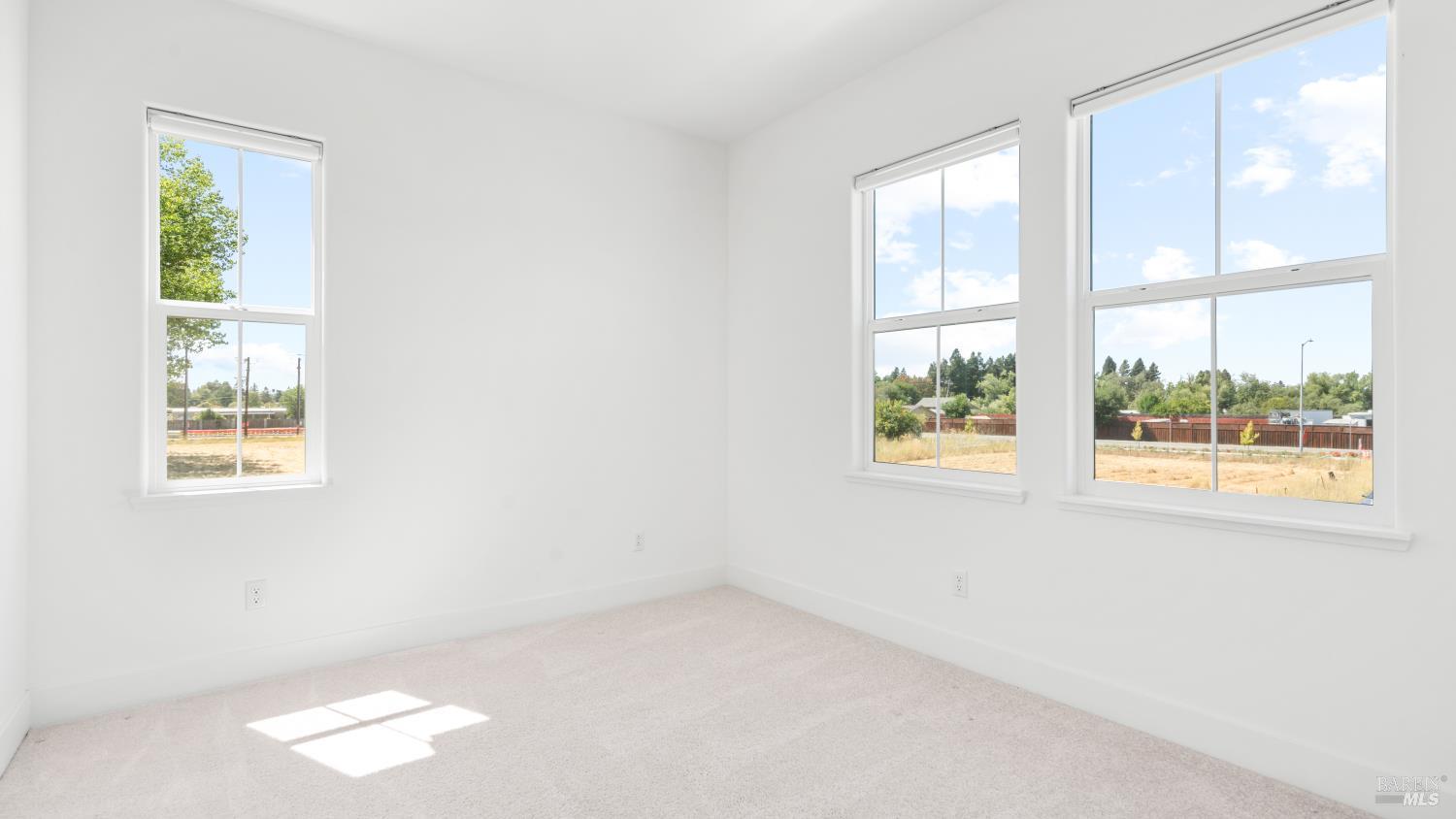 Detail Gallery Image 45 of 81 For 1421 Oak Cir, Rohnert Park,  CA 94928 - 4 Beds | 3/1 Baths