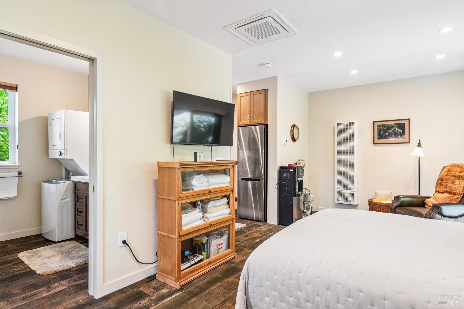 Detail Gallery Image 21 of 52 For 4165 Shook Rd, Sebastopol,  CA 95472 - 3 Beds | 2 Baths